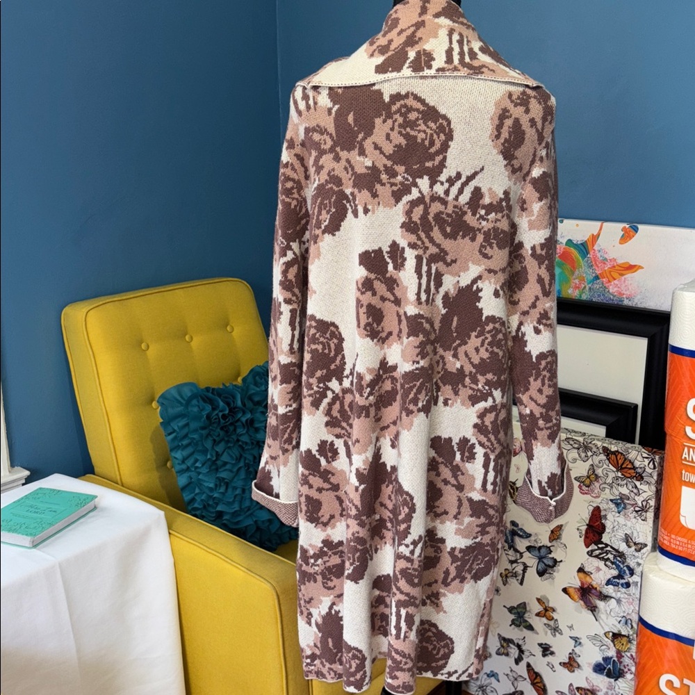 Floral Patterned long sweater cardigan  woman size large - Picture 3 of 6
